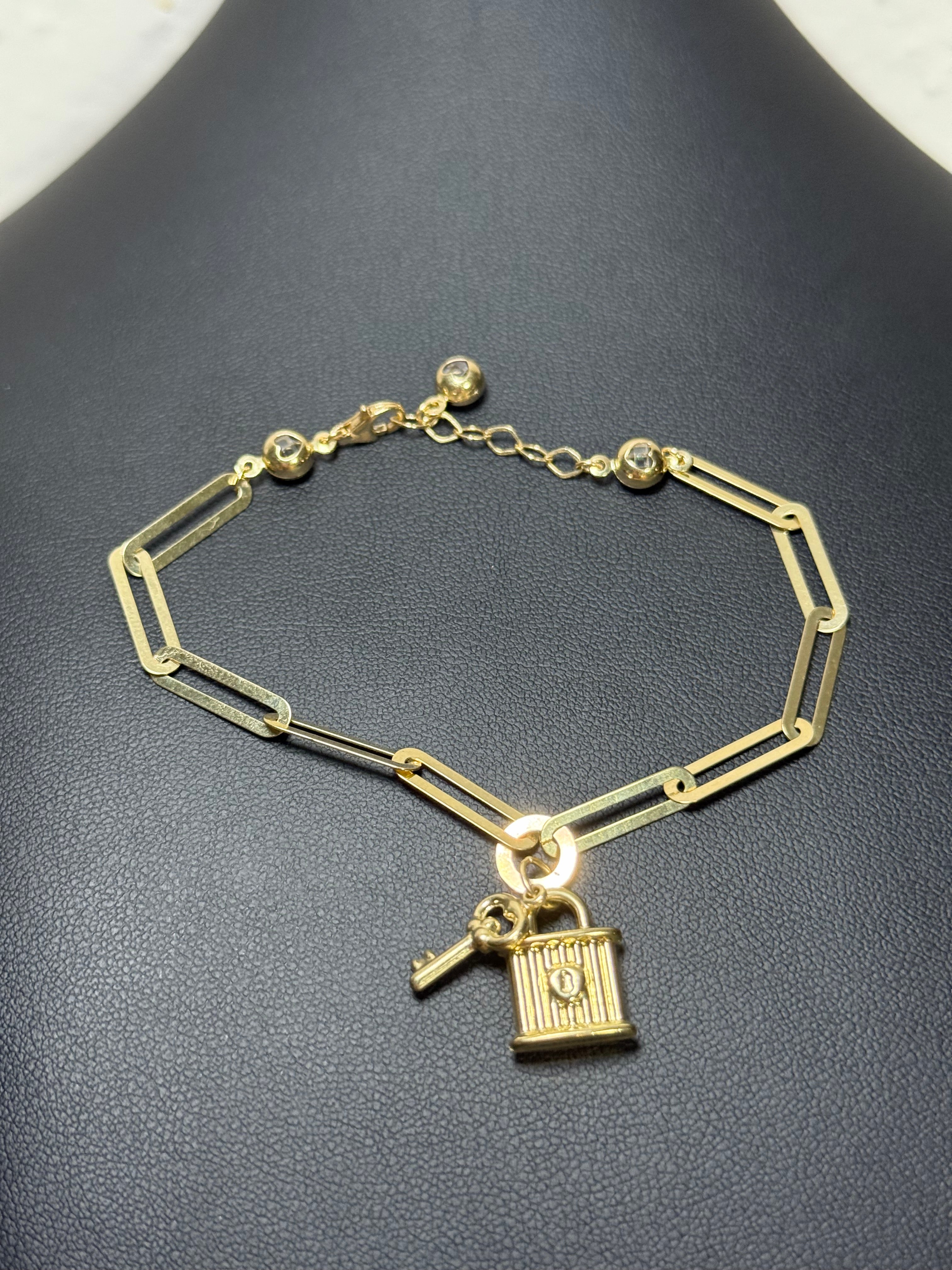Pulsera de mujer moderna