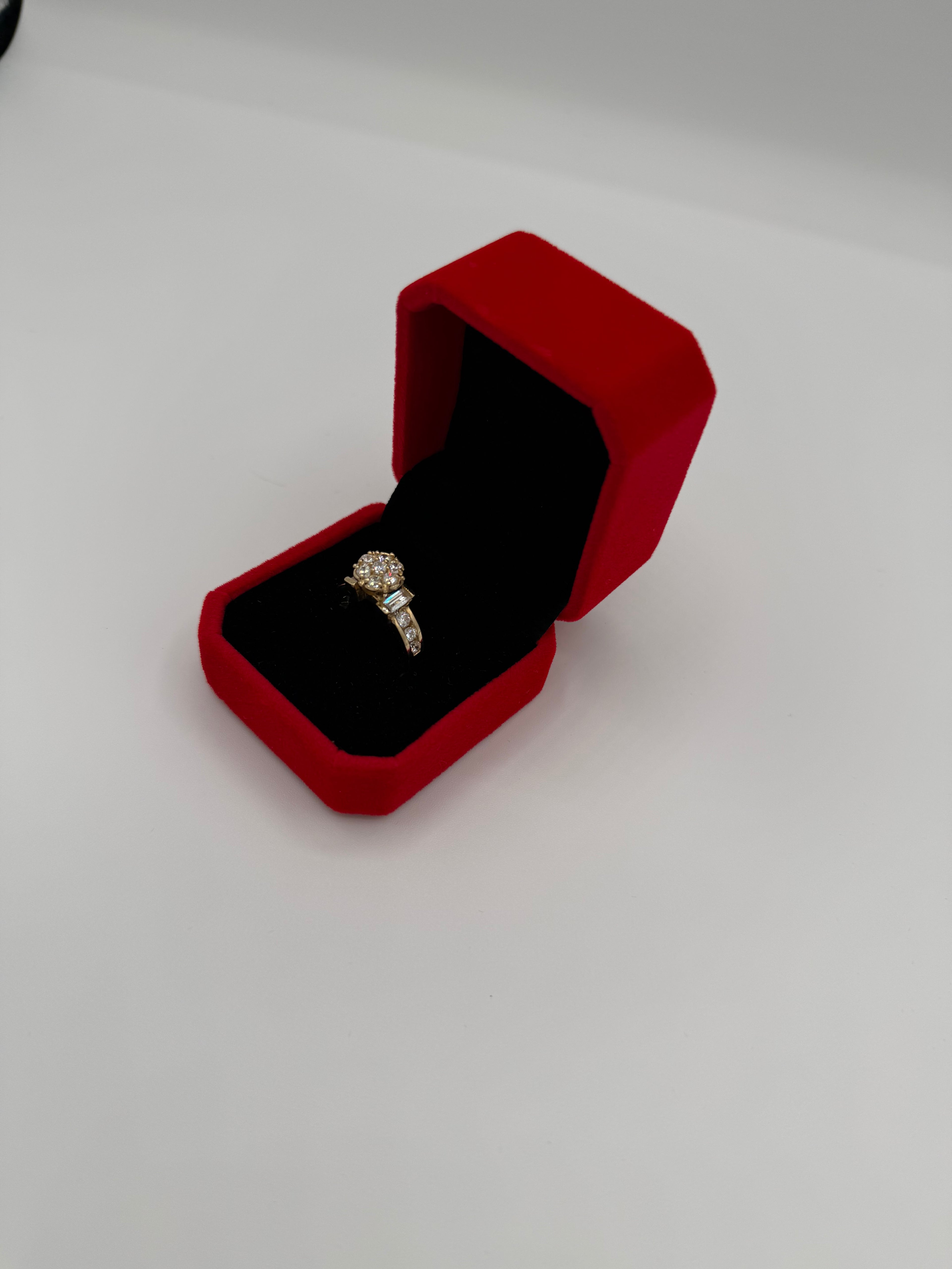 Elegante anillo de mujer
