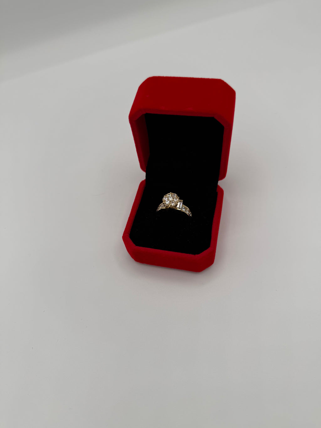 Elegante anillo de mujer