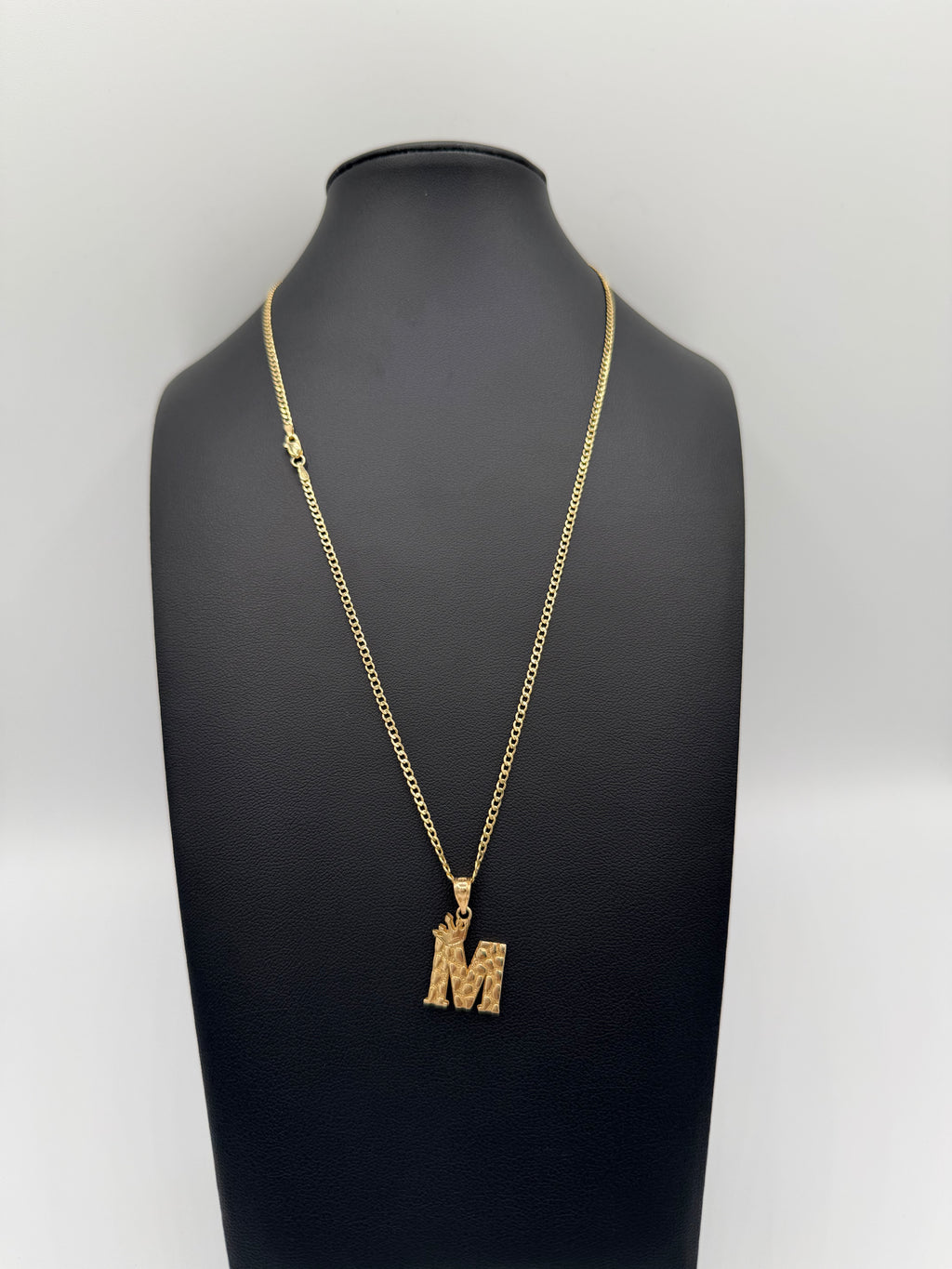 Cadena de oro 10k con dije de letra M