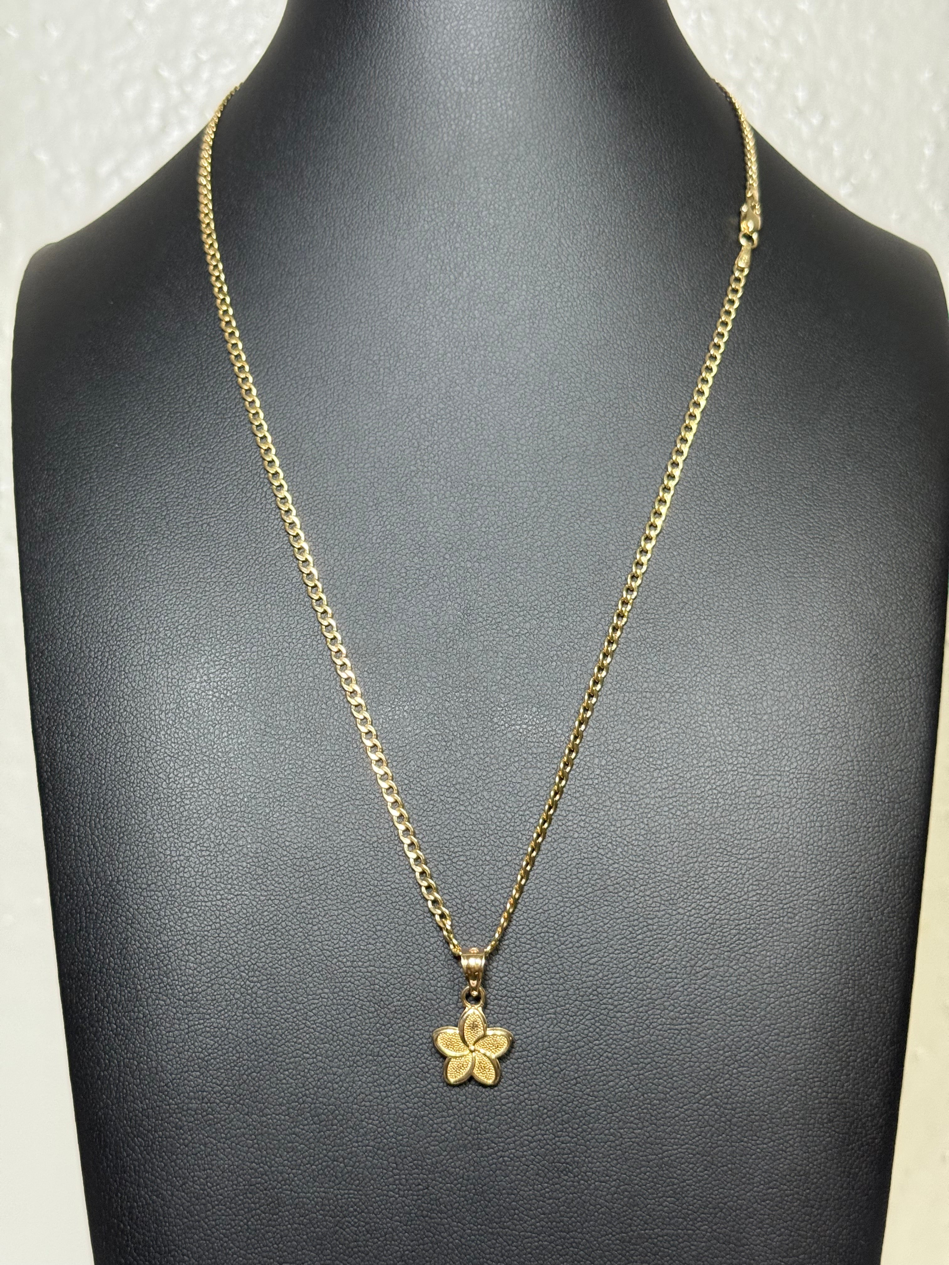 Cadena con dije de flor