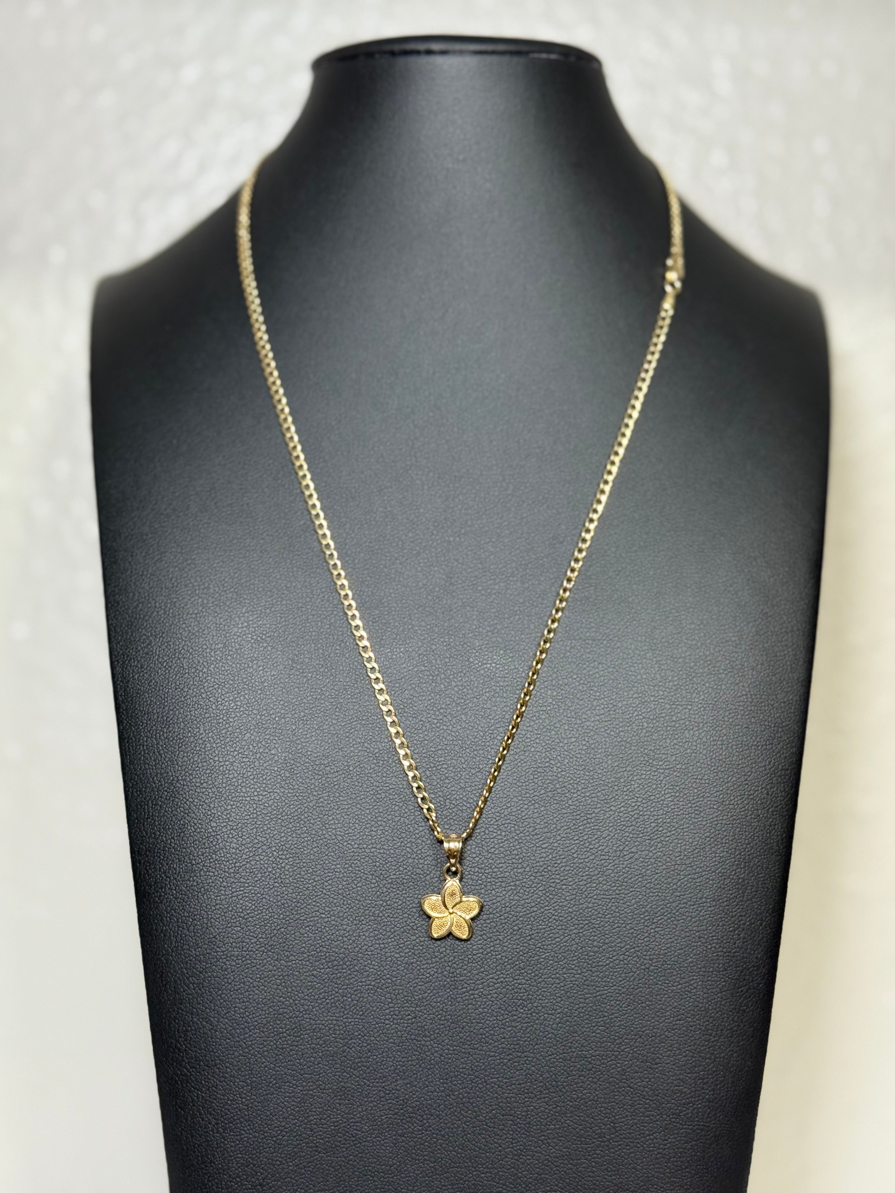 Cadena con dije de flor