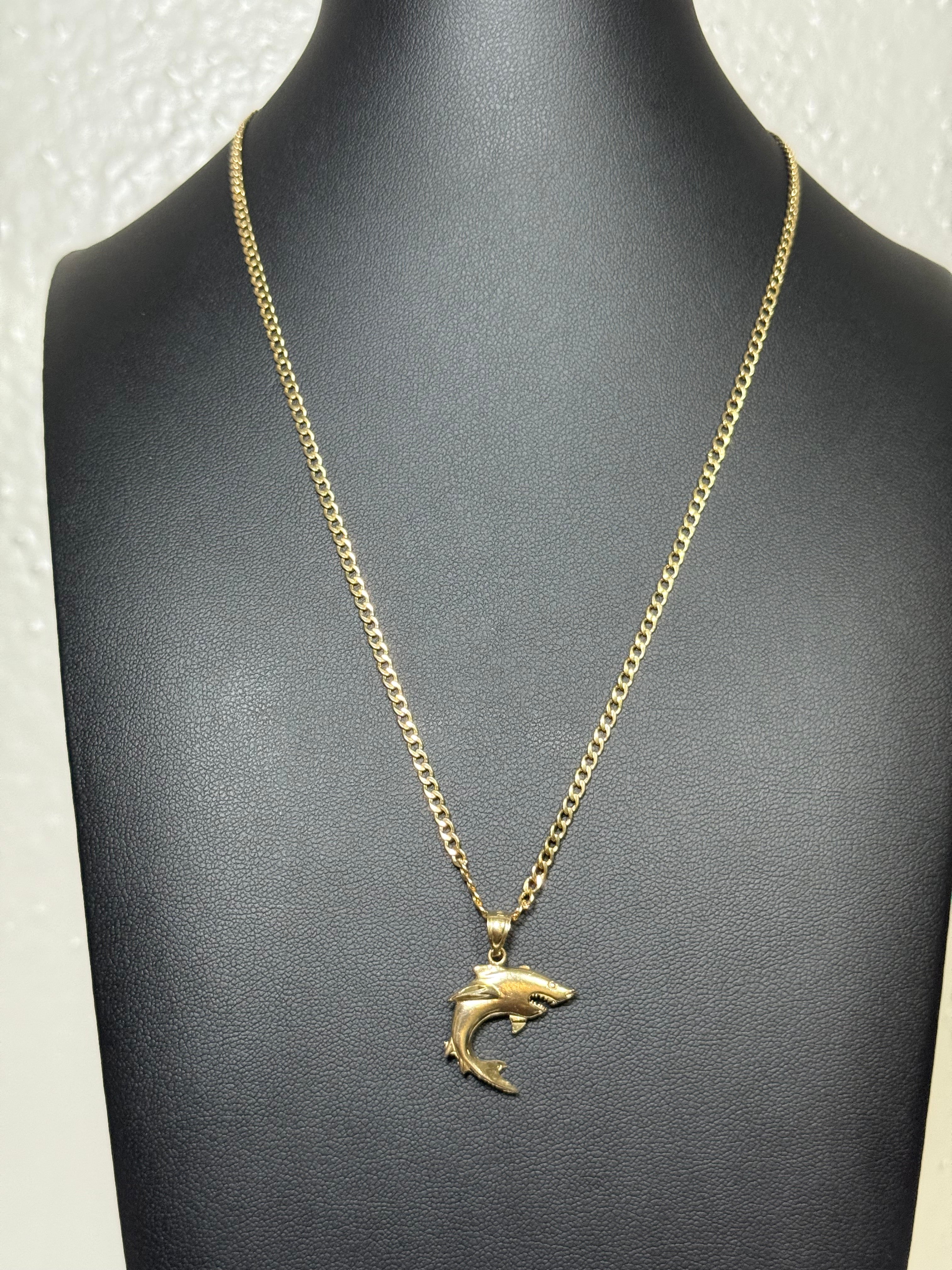 Cadena con dije de tiburón